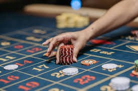 sloat Sportsbook Myanmar National League ဘောလုံးပွဲ လောင်းကစားနေသောမြင်ကွင်း